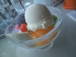 クリームあんみつ